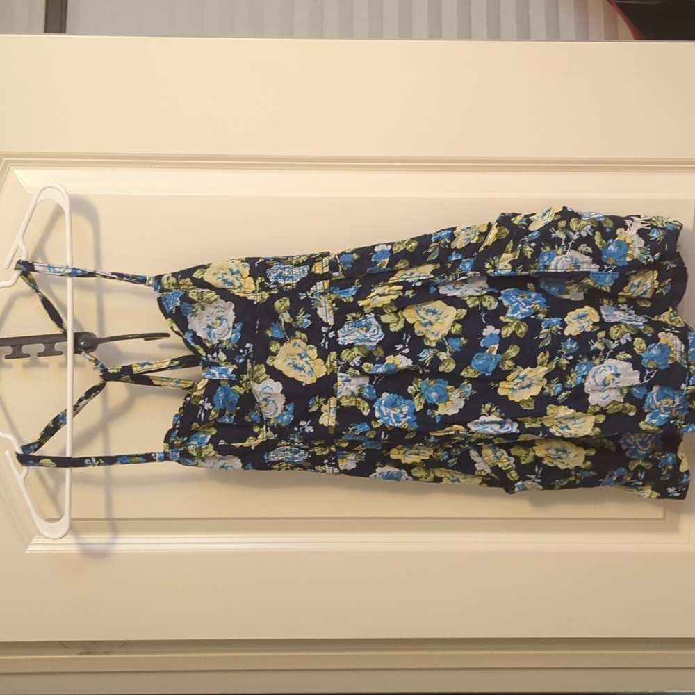 Abercrombie & Fitch top. Size S
